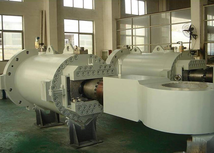 向家壩電站水輪機接力器，單機容量80萬千瓦